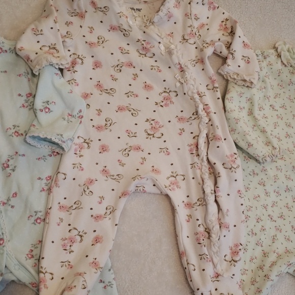 Little me 3-6 mos footies - Picture 4 of 8